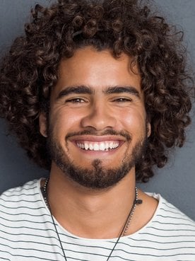 Cabelo cacheado masculino
