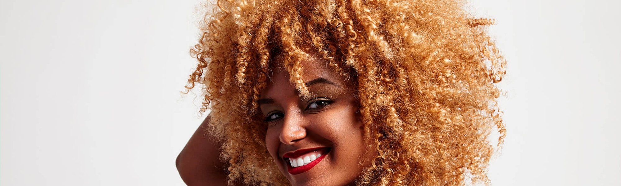 Cabelo loiro: dicas fáceis para manter a coloração dos fios | L'Oréal Paris