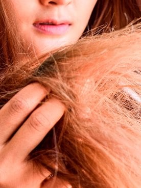 Entenda como fazer hidratação no cabelo seco