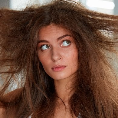 Descubra as diferenças do cabelo seco e ressecado