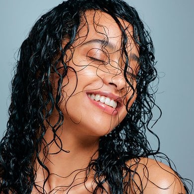 Hidratação é fundamental para tratar o cabelo seco