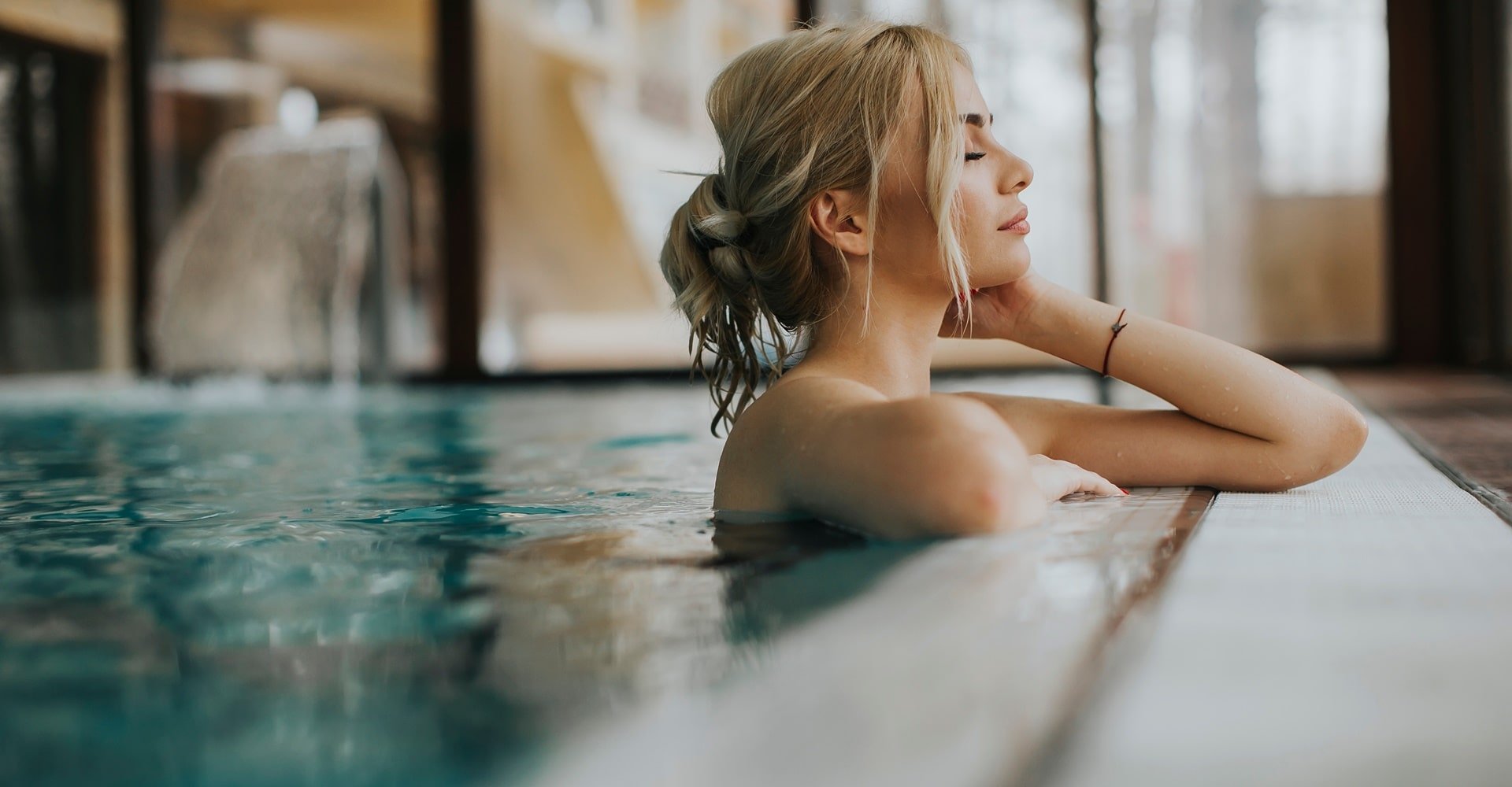 Cabelo verde? Saiba como neutralizar a cor e manter os cabelos loiros