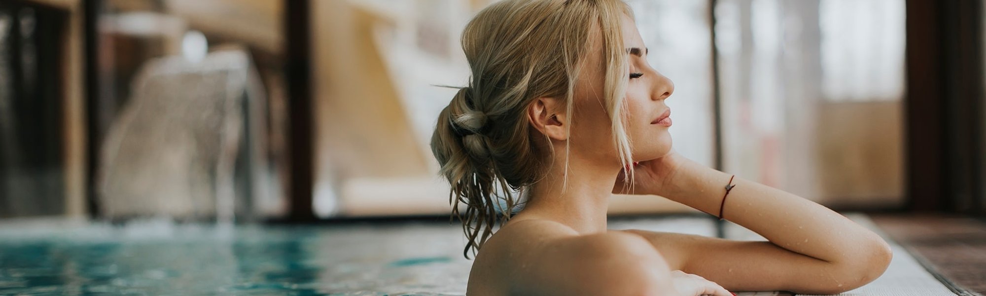 Cabelo verde? Saiba como neutralizar a cor e manter os cabelos loiros