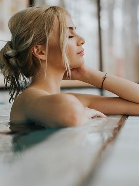 Cabelo verde? Saiba como neutralizar a cor e manter os cabelos loiros