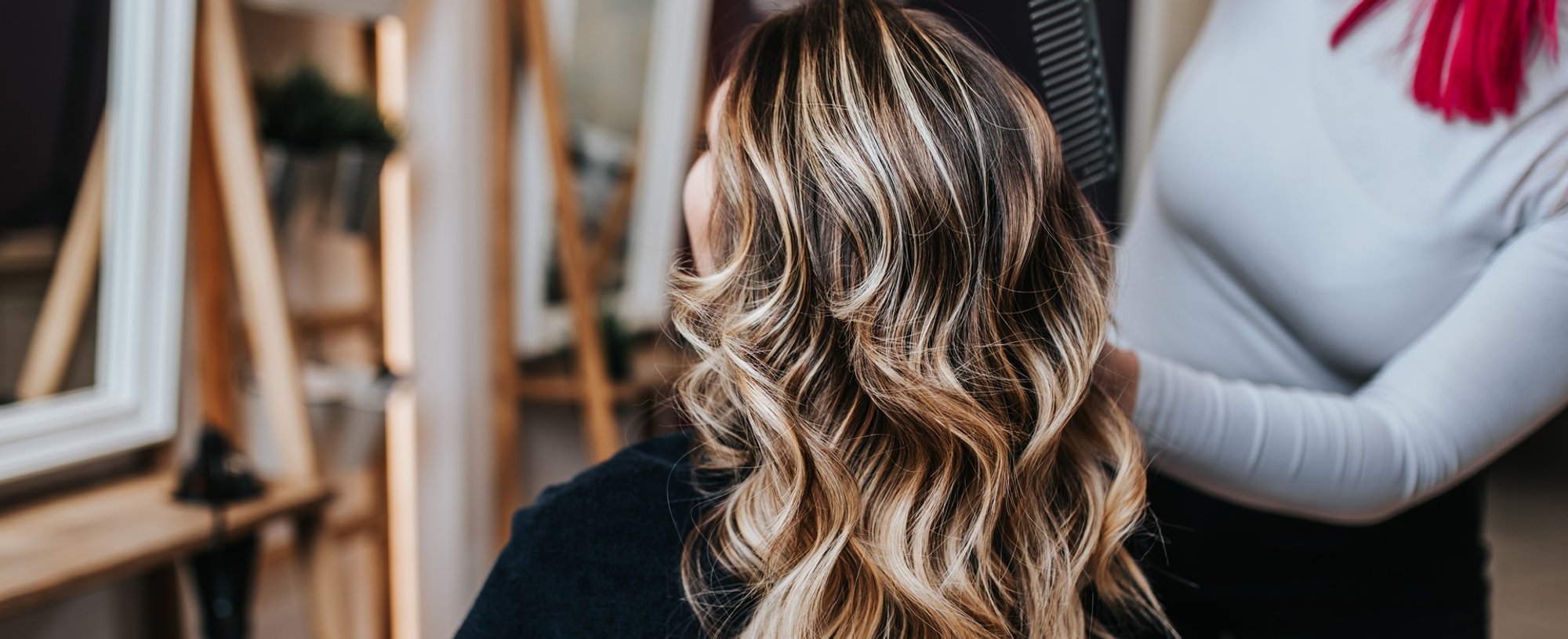 Luzes no cabelo: como fazer e qual tom escolher?