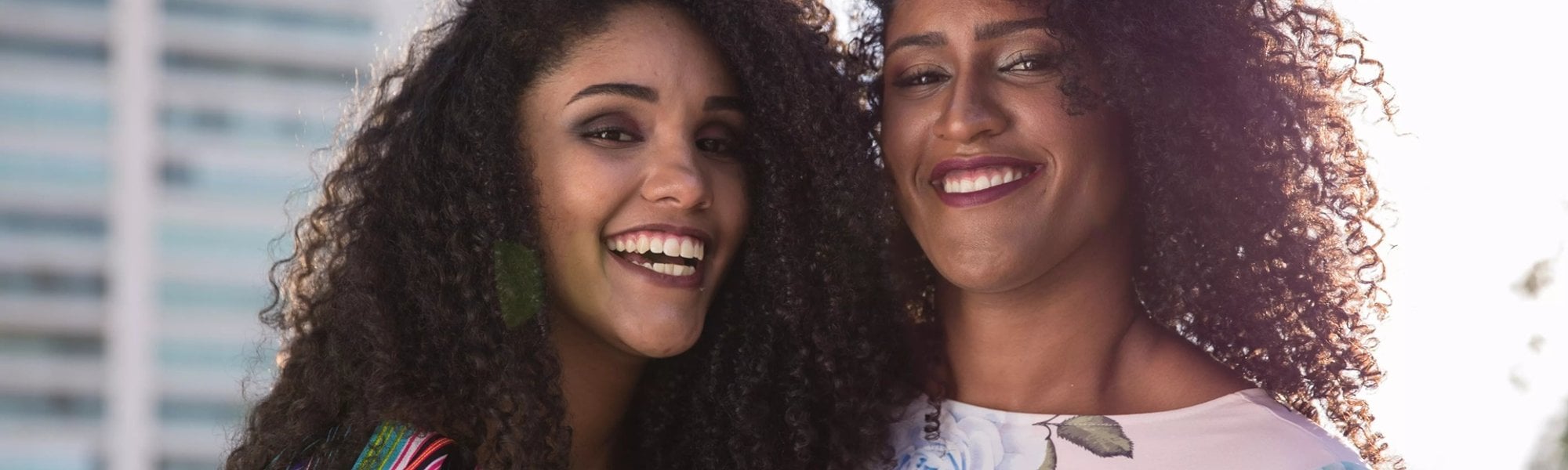 Como fazer o cabelo cacheado crescer? Confira dicas