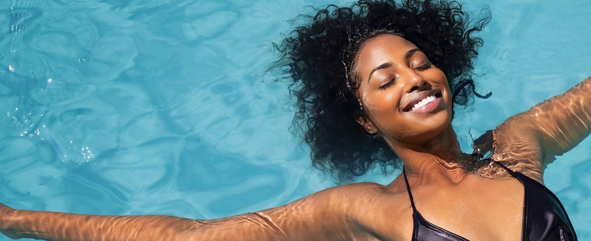 5 dicas para manter os cachos bonitos no verão