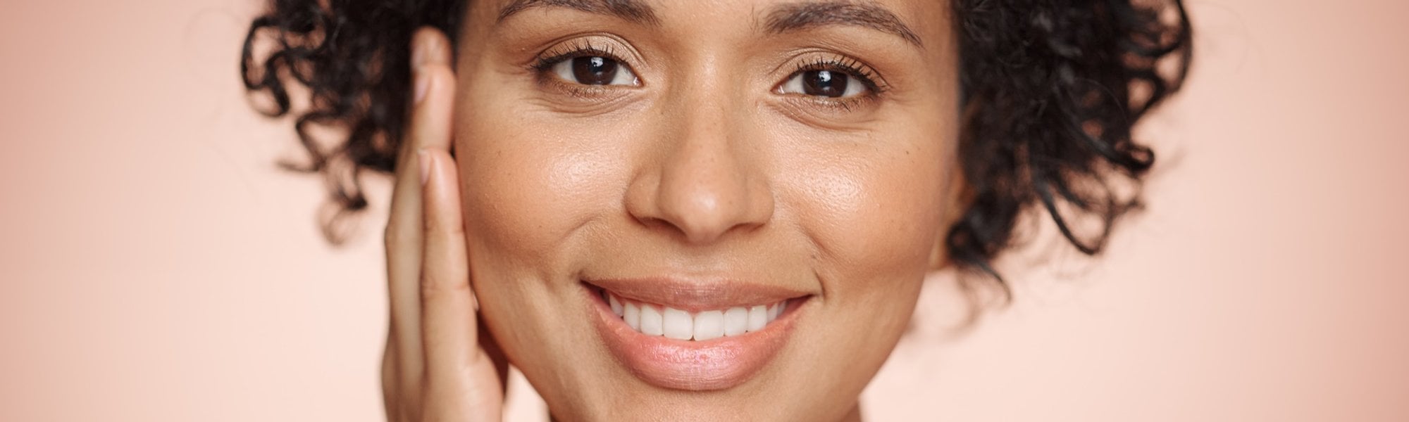 Entenda como escolher o melhor creme para área dos olhos