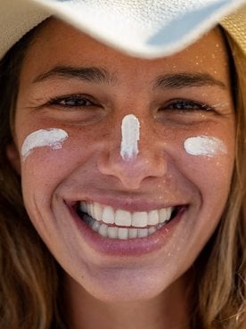 Proteção solar: como os raios UVA, UVB podem agir na pele?