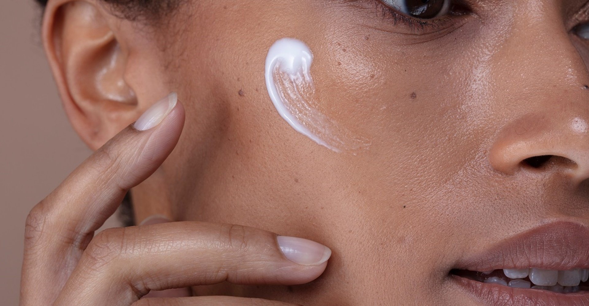 Protetor solar para pele oleosa: dermatologista explica como escolher