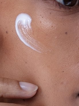 Protetor solar para pele oleosa: dermatologista explica como escolher
