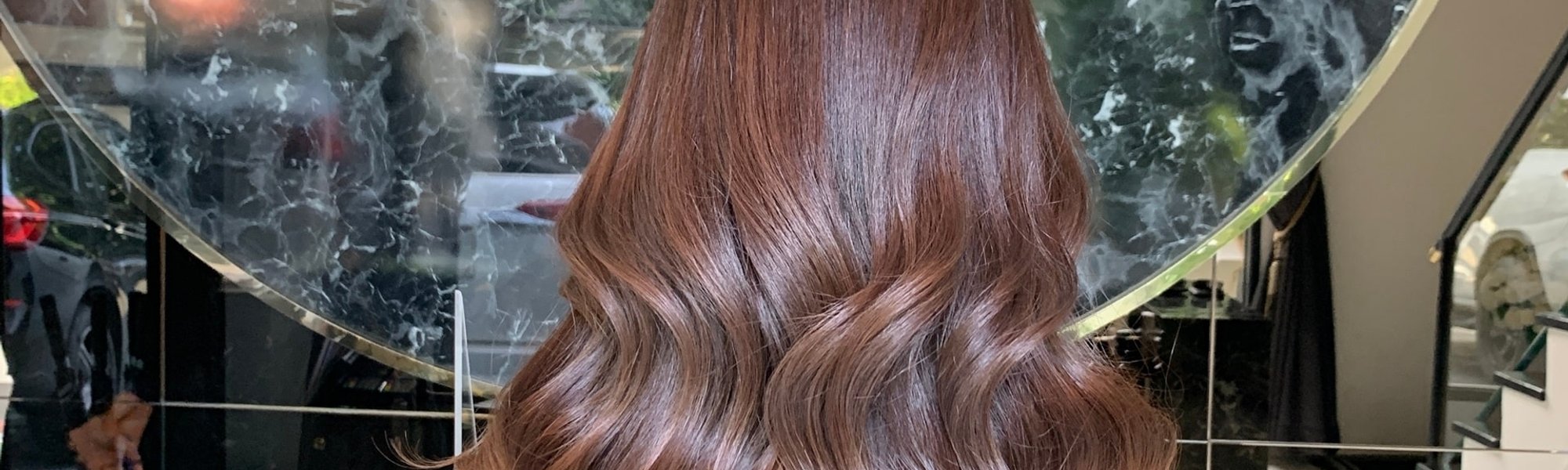 Cabelo chocolate acobreado: inspirações e como chegar nesse tom?