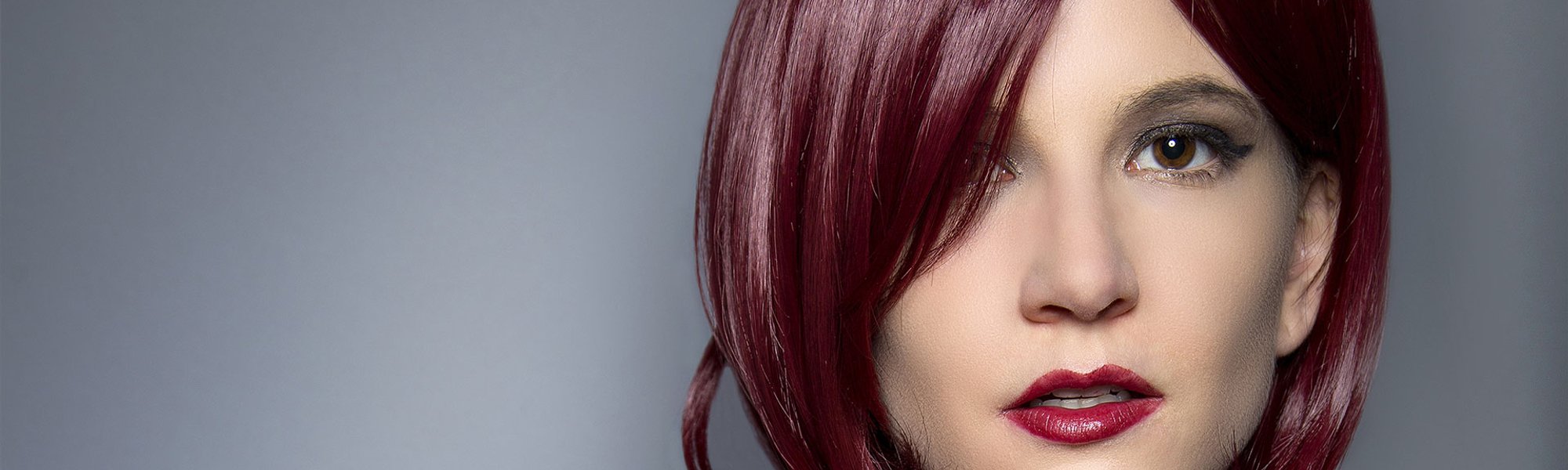 Cabelo vermelho: saiba tudo sobre a tendência Cherry Cola
