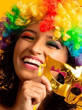 Cabelo colorido no carnaval de forma temporária? Saiba como pintar!