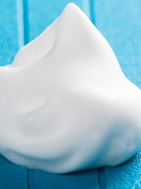 Imagem demonstrando um produto com textura gel branca