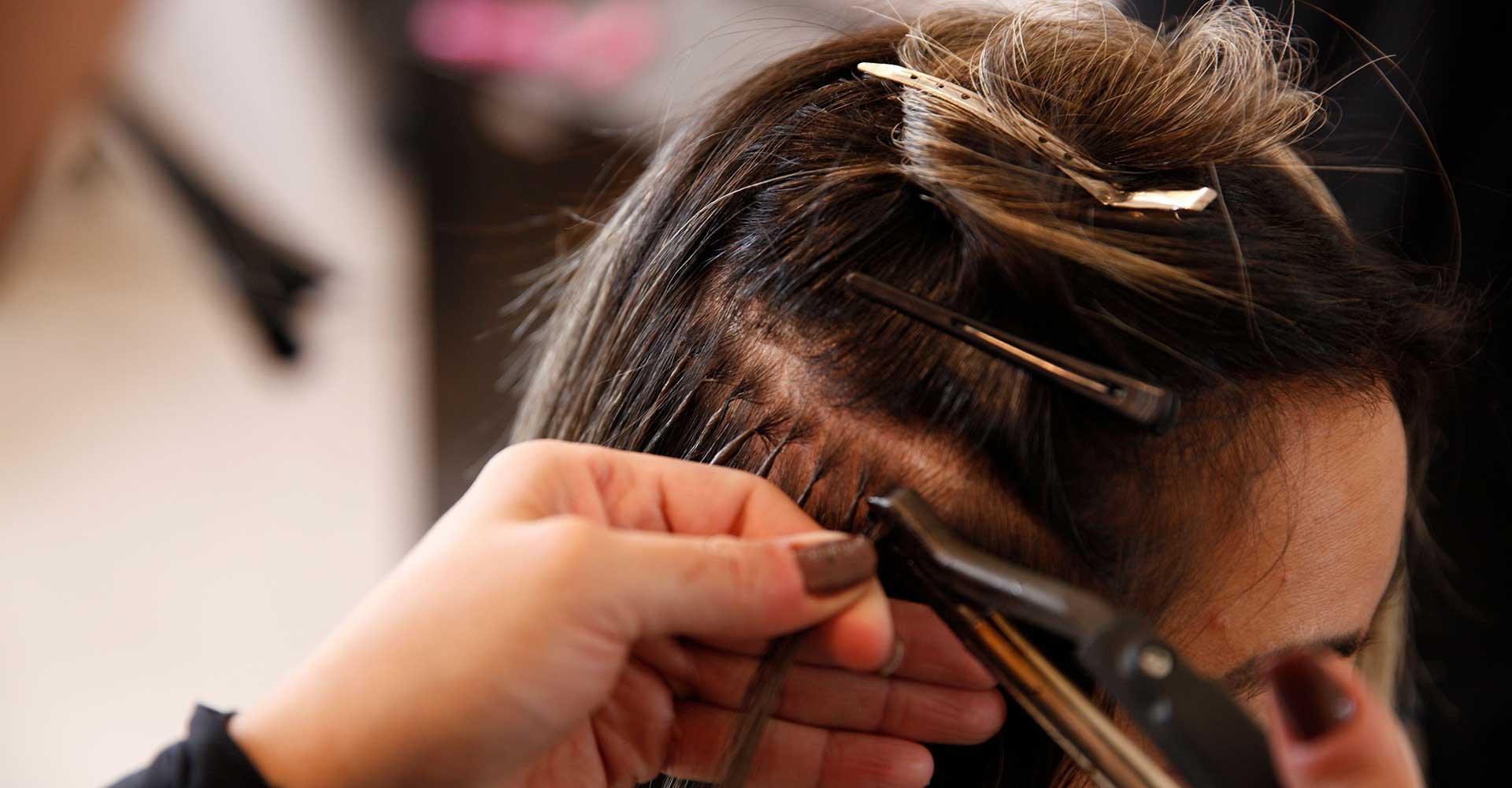 Mulher Tendo Seu Cabelo Preparado