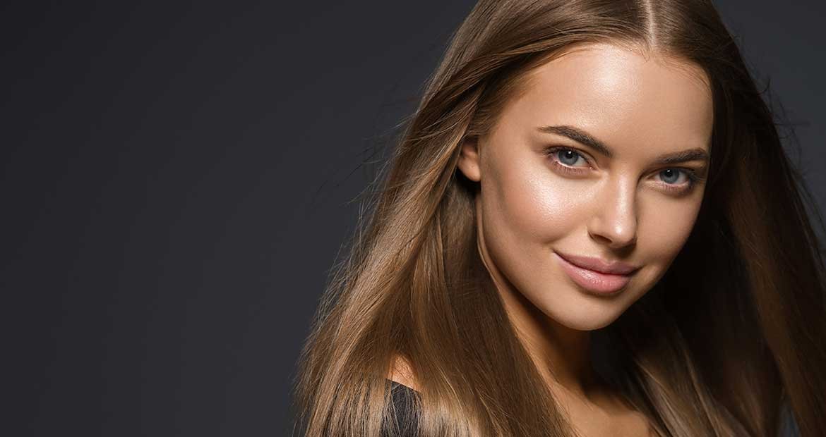 Modelo com cabelo castanho