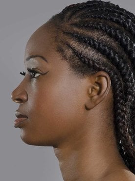 Modelo Negra Com Cabelo Preto Trancado