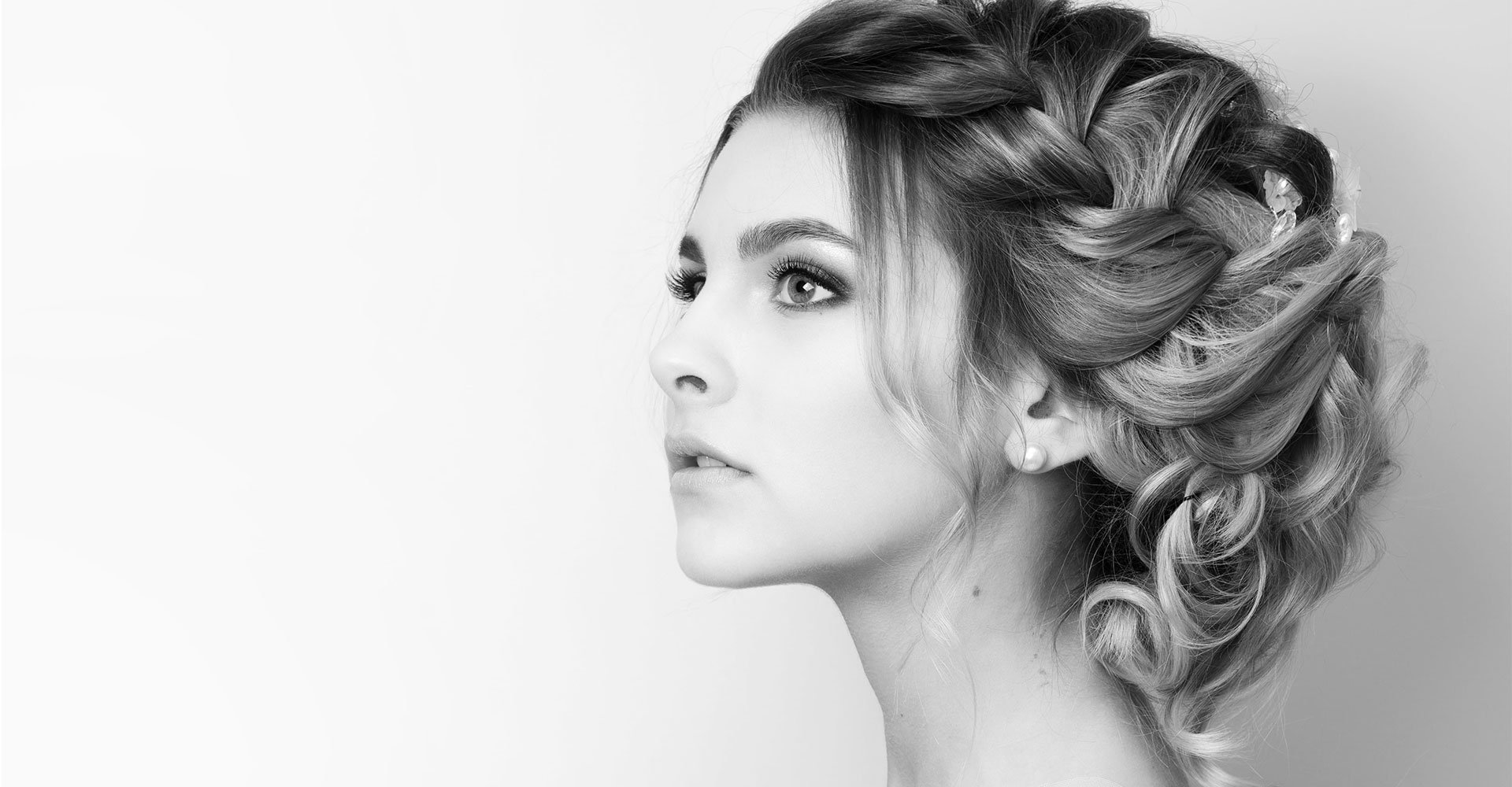 Modelo Com Trancas Em Imagem Preto E Branco