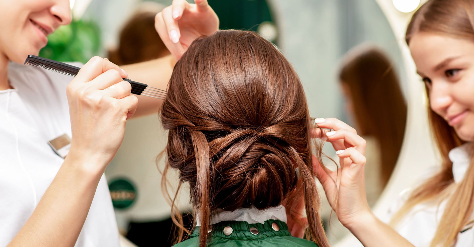 Profissional Preparando Cabelo