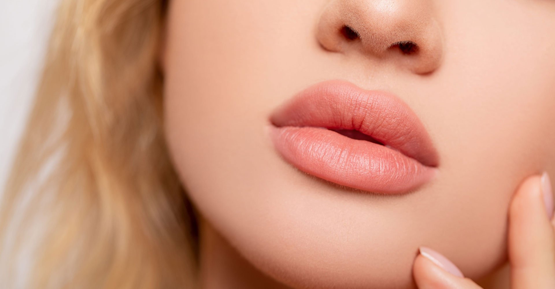 Imagem De Um Labio Rosa De Uma Mulher