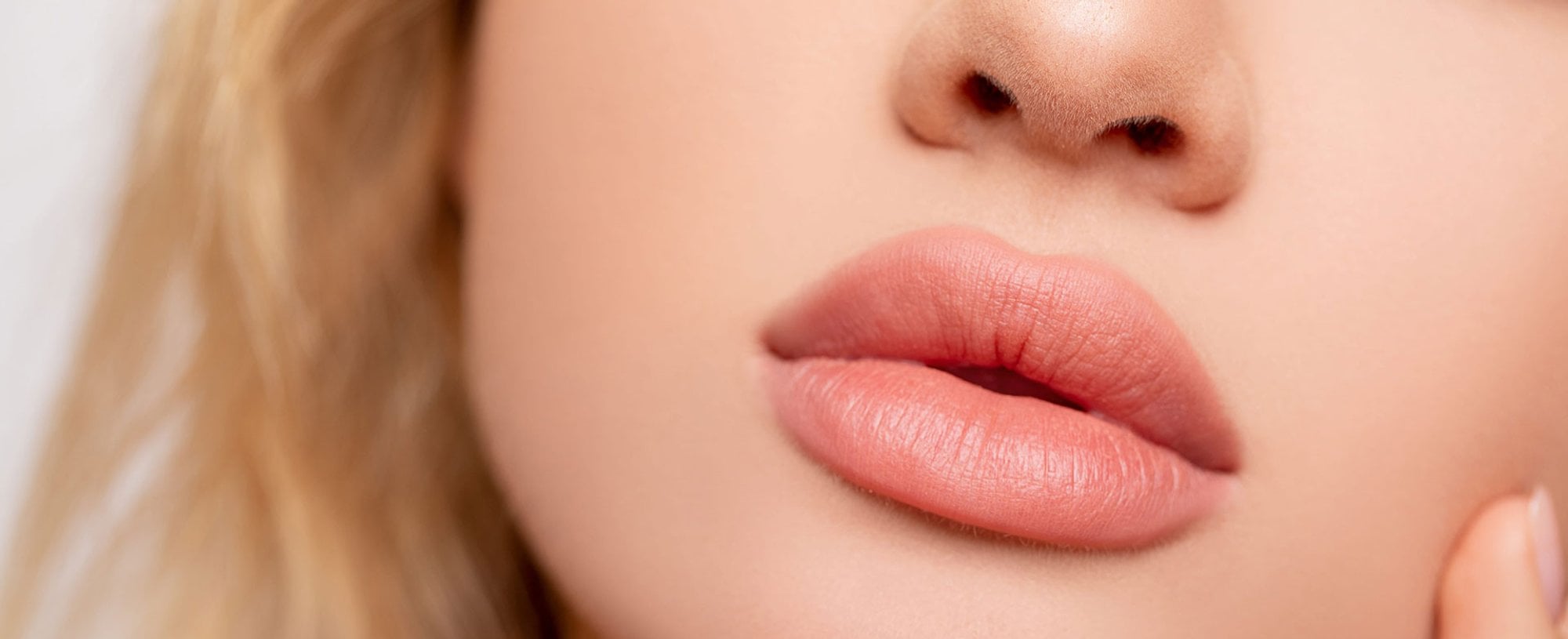 Imagem De Um Labio Rosa De Uma Mulher