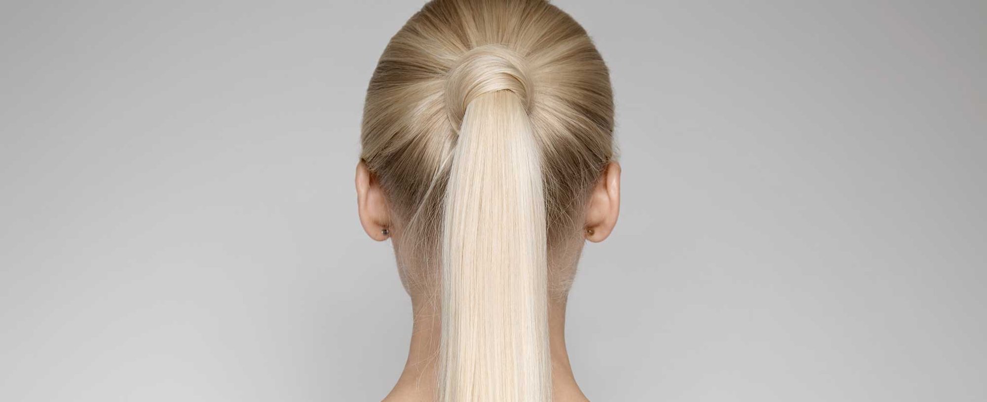 Modelo De Costas Com Cabelo Longo Loiro