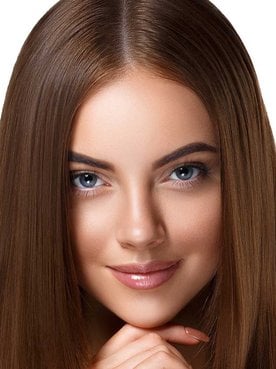 Modelo Com Cabelo Castanho