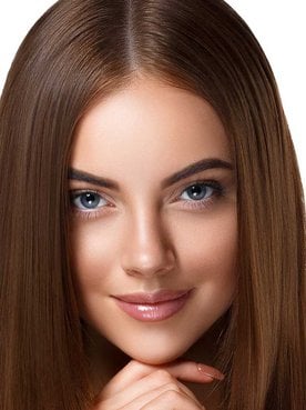 Modelo Com Cabelo Castanho
