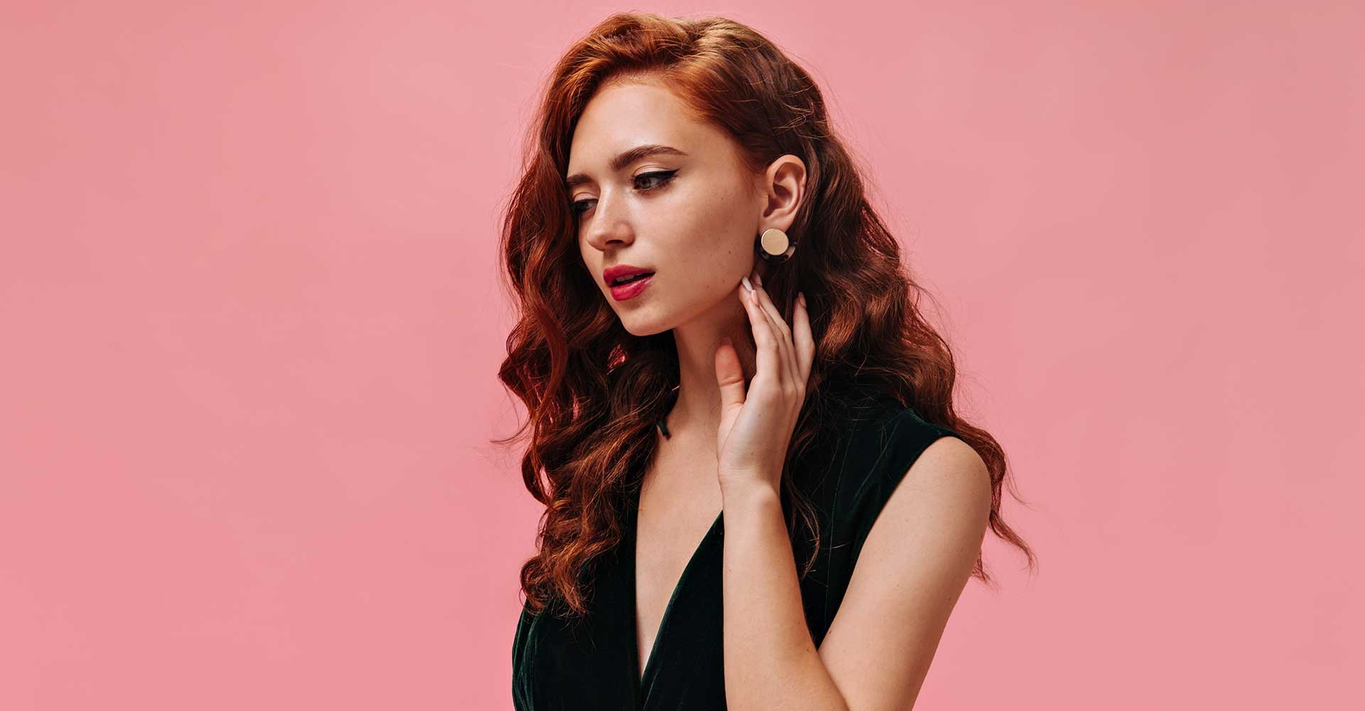 Modelo Ruiva Com Cabelo Ondulado