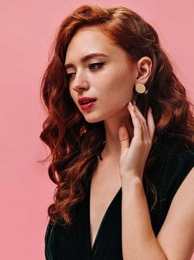 Modelo Ruiva Com Cabelo Ondulado