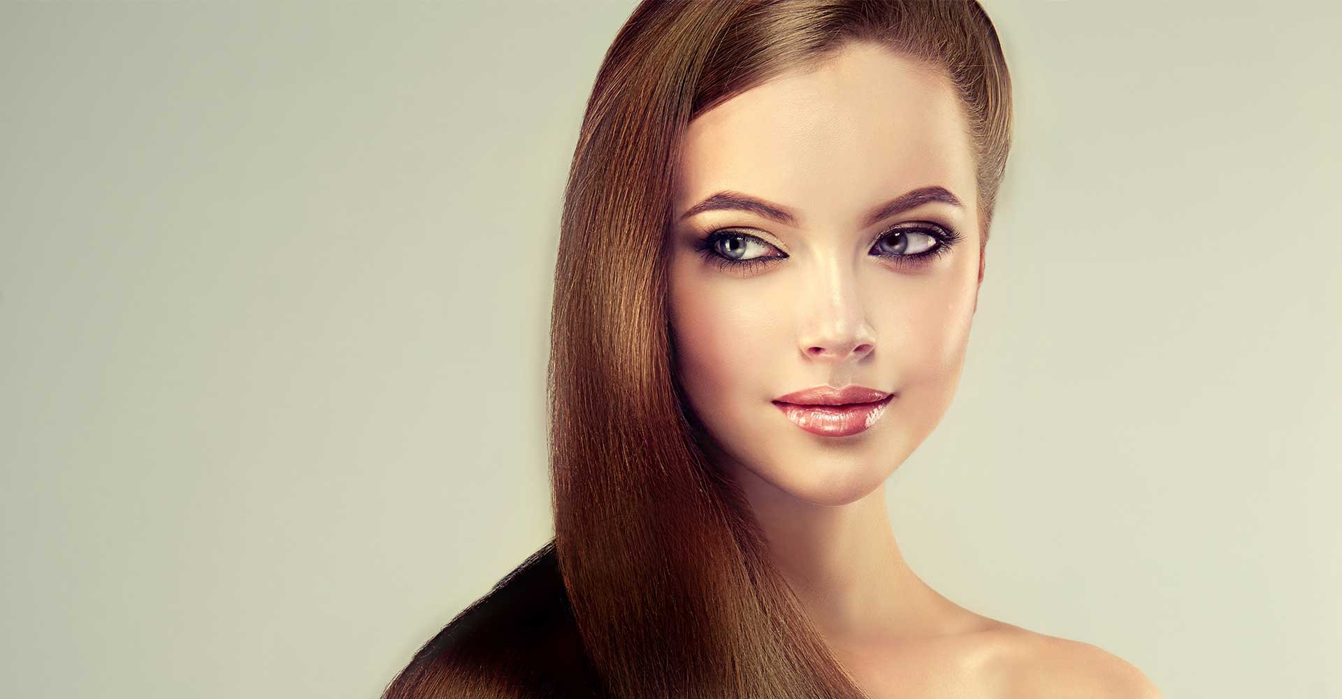 Modelo Com Cabelo Longo Castanho