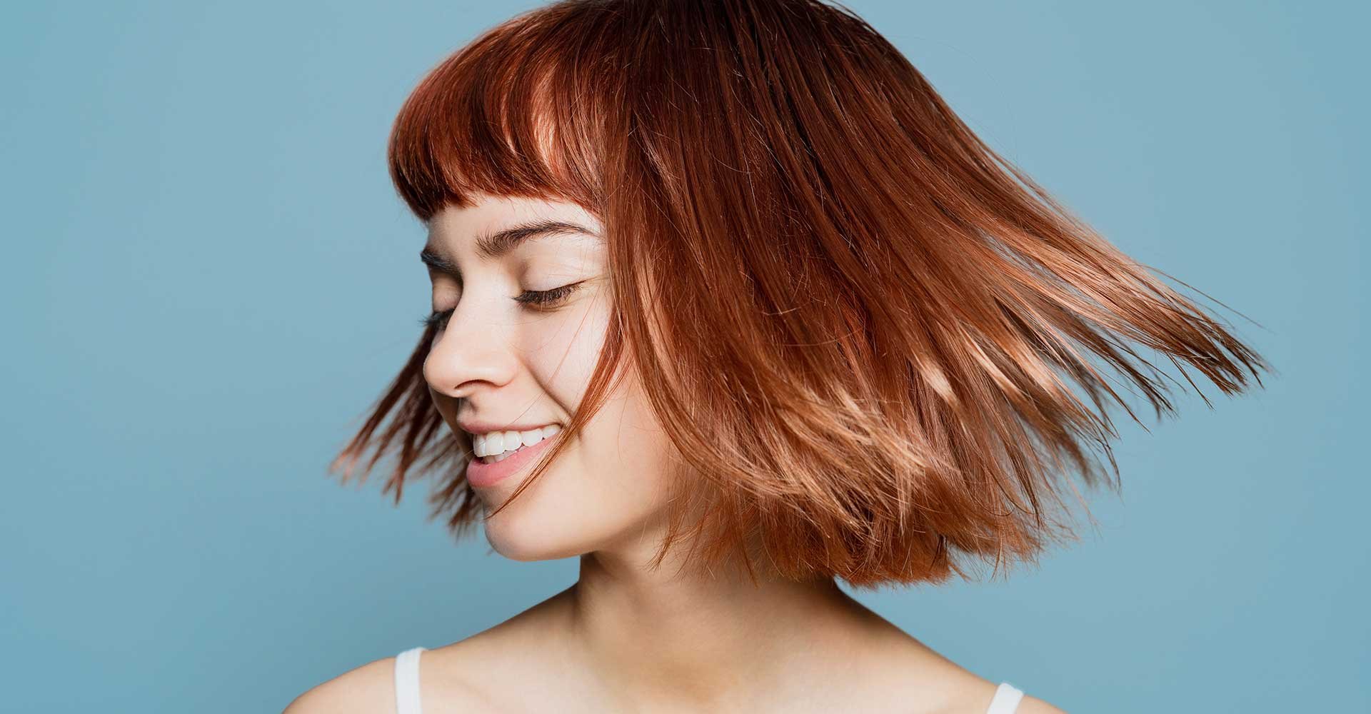 Modelo Com Cabelo Curto E Ruivo