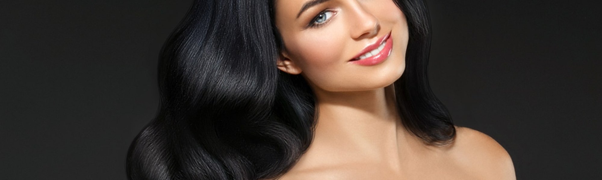 Como pintar o cabelo de preto azulado?