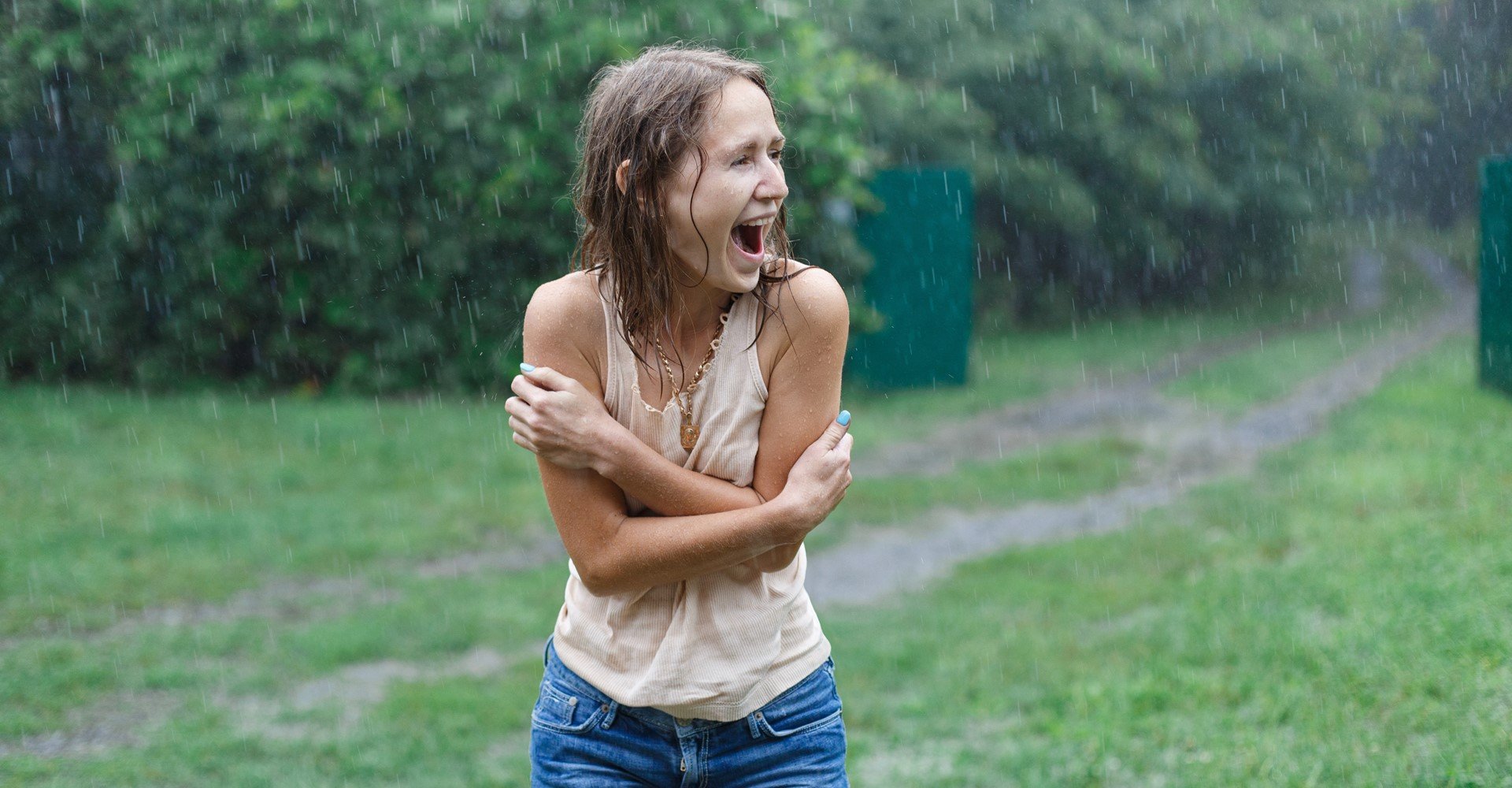 3408 A Agua Da Chuva Estraga O Cabelo Descubra Os Efeitos Das Gotas Nos Fios