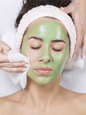 3447 Argila Verde No Rosto Dermatologista Explica O Passo De Como Aplicar A Mascara Facial