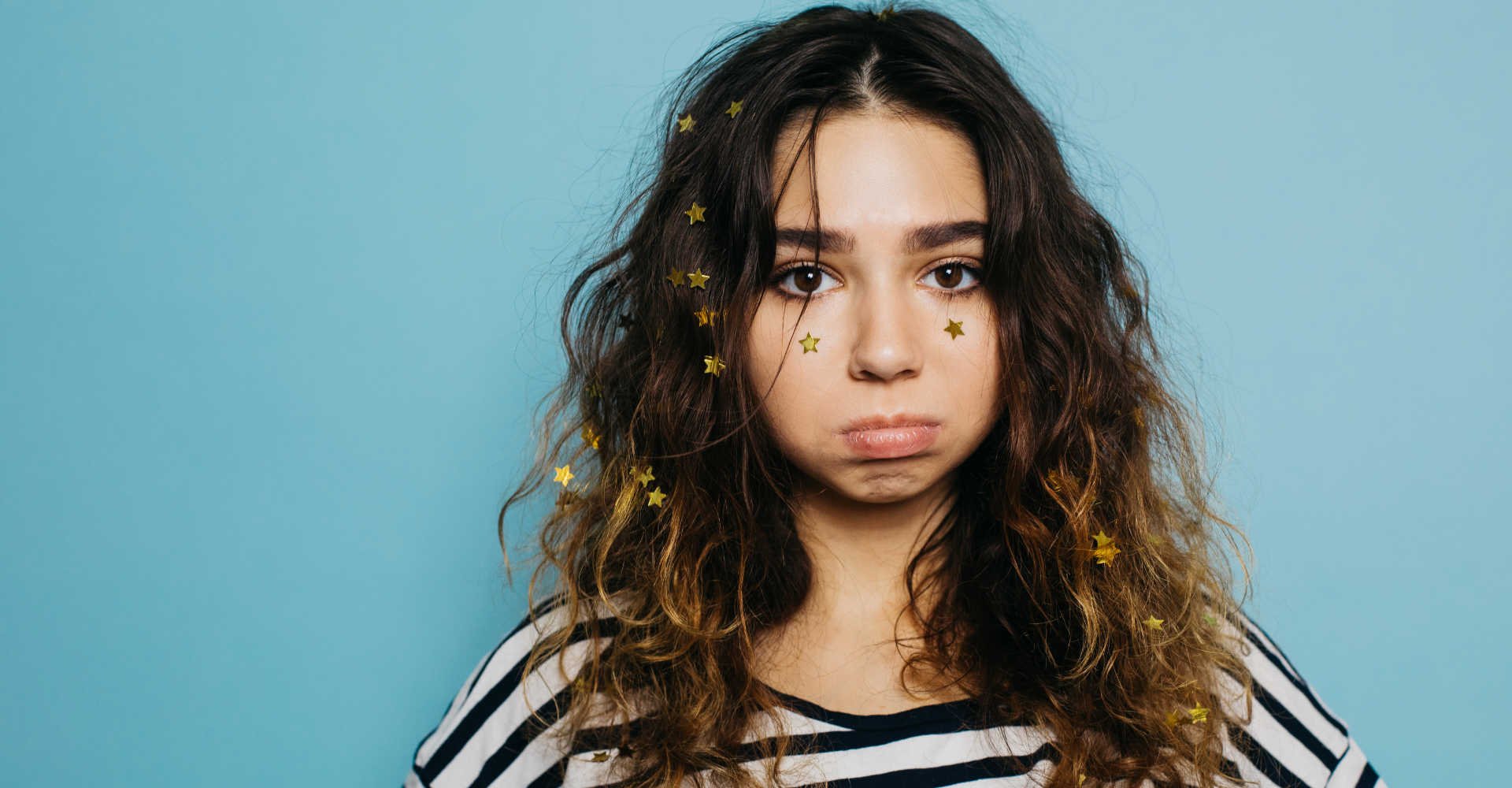 Modelo branca com cabelo ondulado