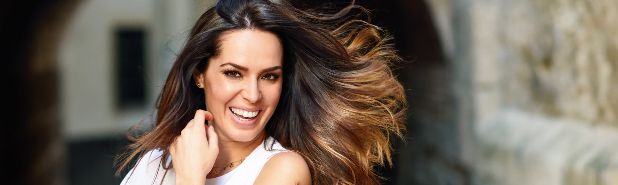 4534 Mechas Californianas Com Cabelos Ondulados Soltos X Semi Preso