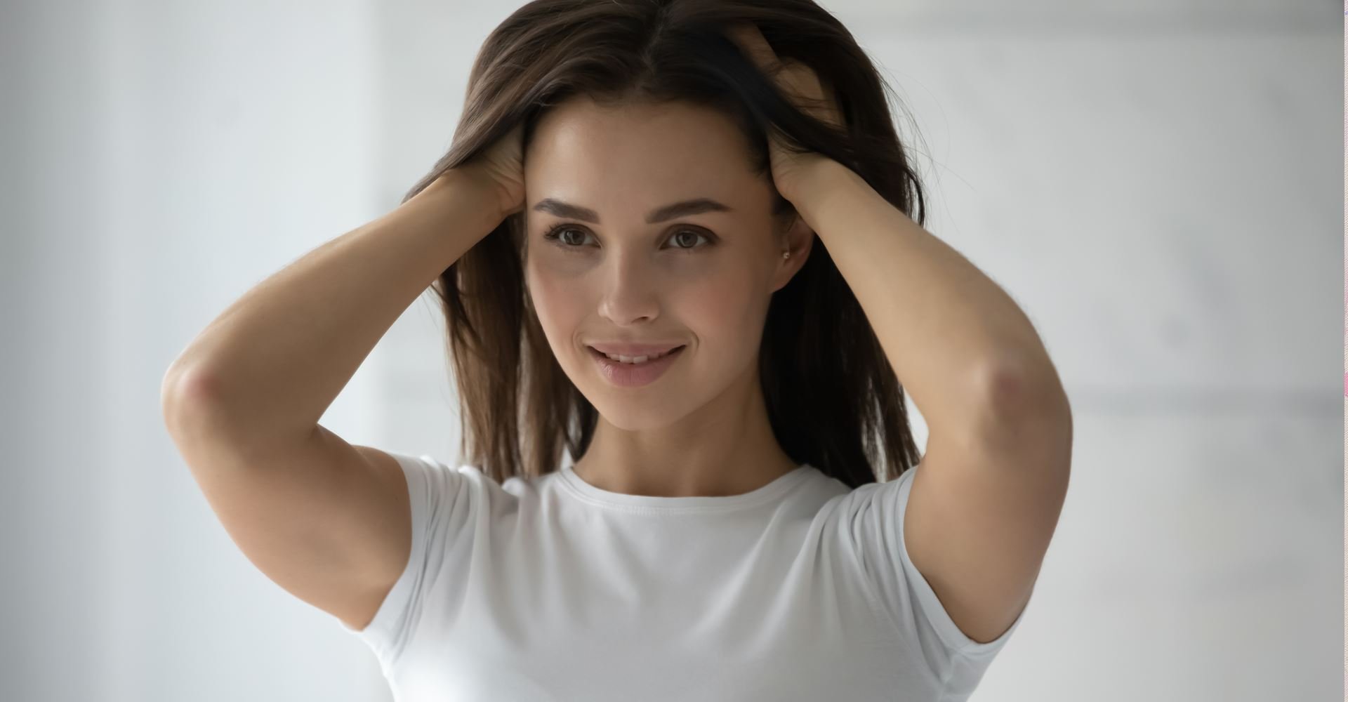 Modelo branca com cabelo liso