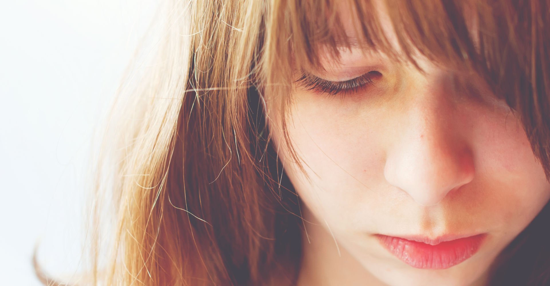 Modelo branca com franja