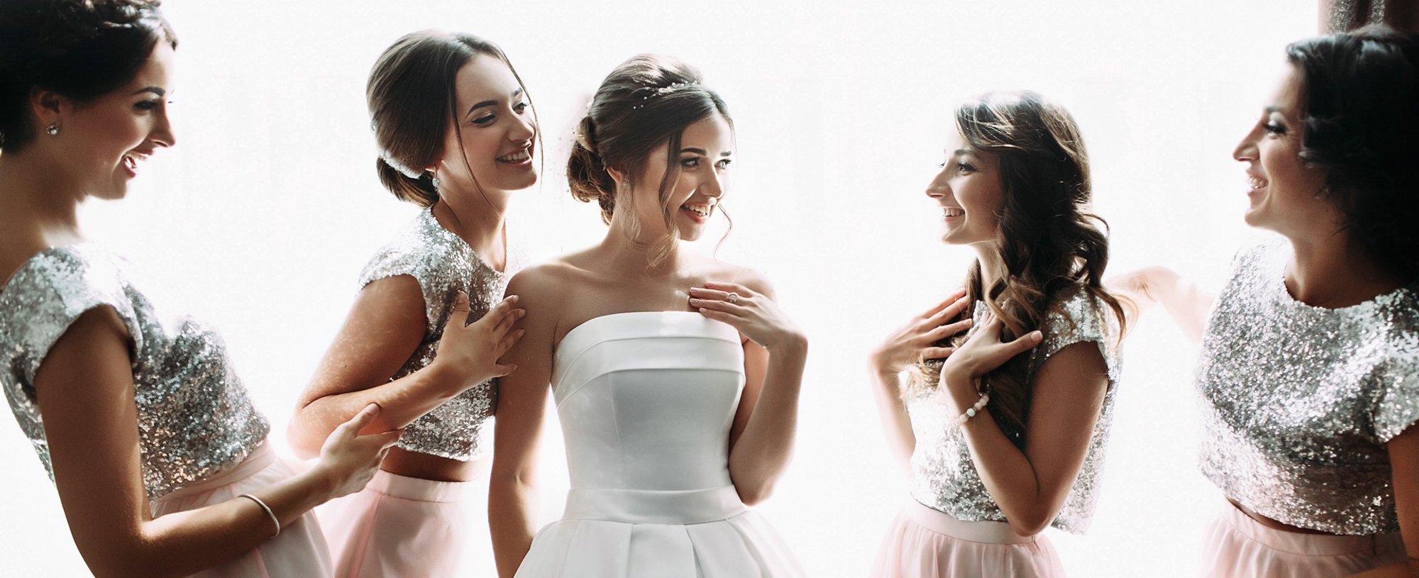 Imagem de noiva com madrinhas de casamento