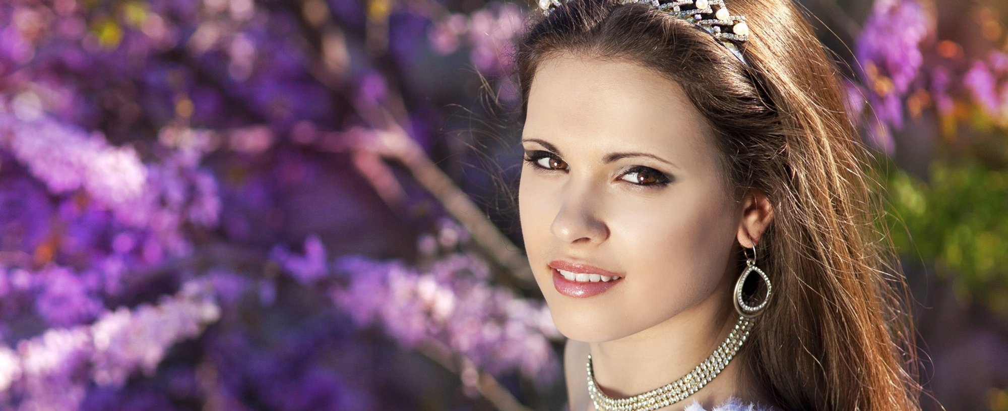5165 Tiara Com Pedrarias Ou Lisa Voce Decide
