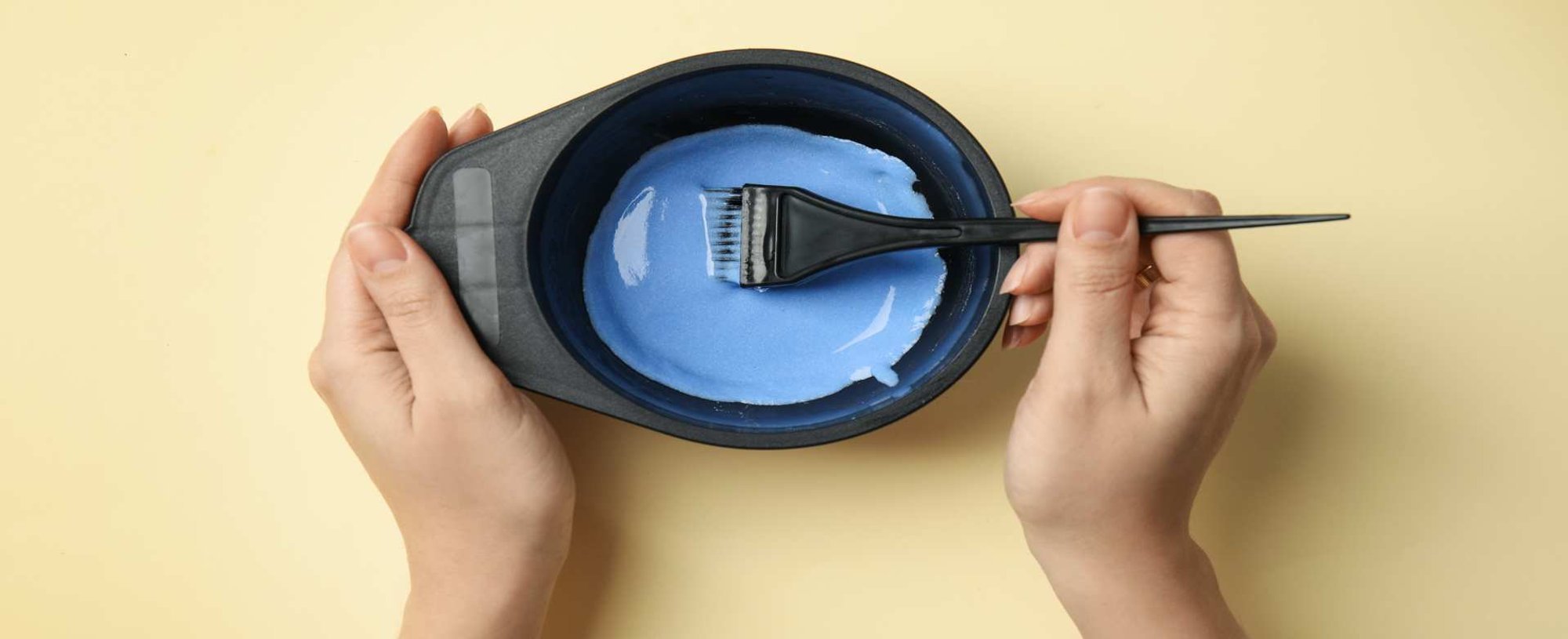 Imagem De Recipiente Com Tinta De Cabelo