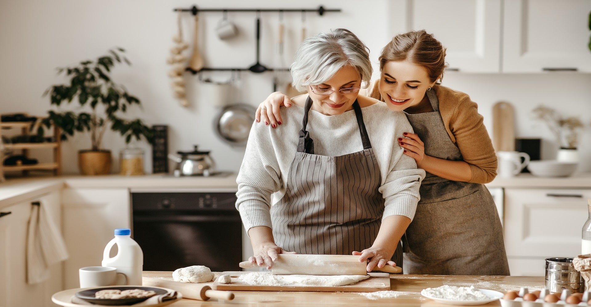 Mae E Filha Cozinhando Juntas