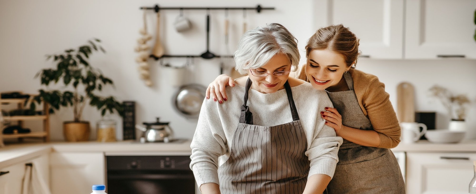 Mae E Filha Cozinhando Juntas