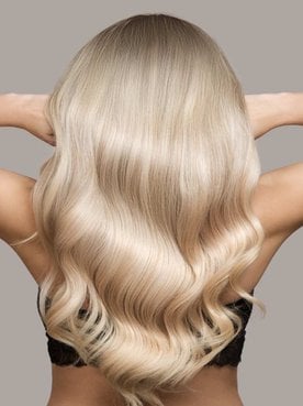 Modelo Branca De Costas Com Cabelo Longo E Loiro