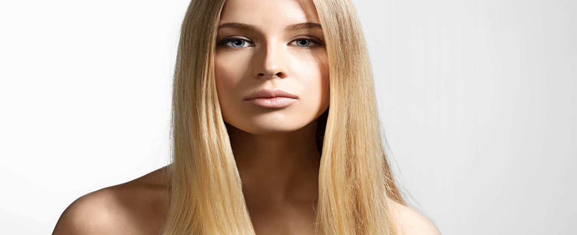 Modelo Com Cabelo Loiro Nude
