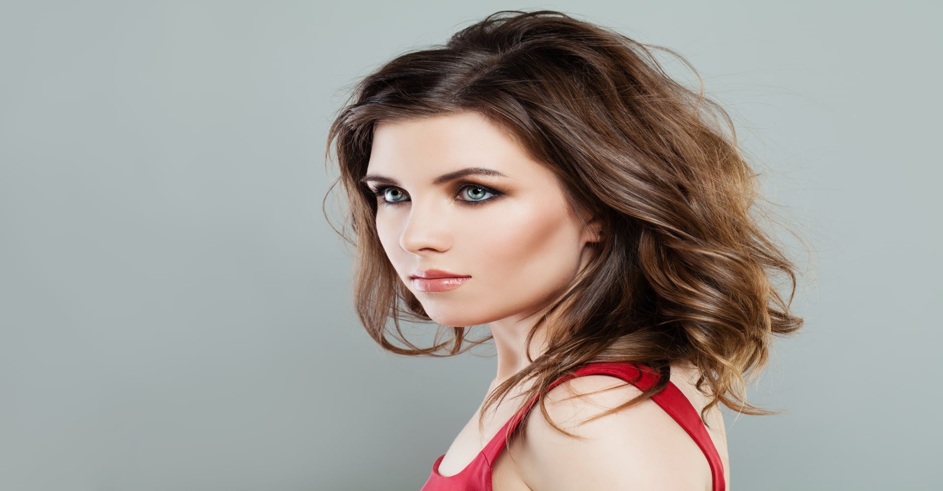 Modelo Com Corte Medio