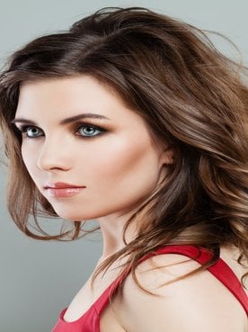 Modelo Com Corte Medio