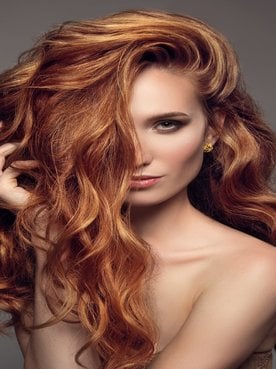 Modelo Ruiva Com Cabelo Volumoso
